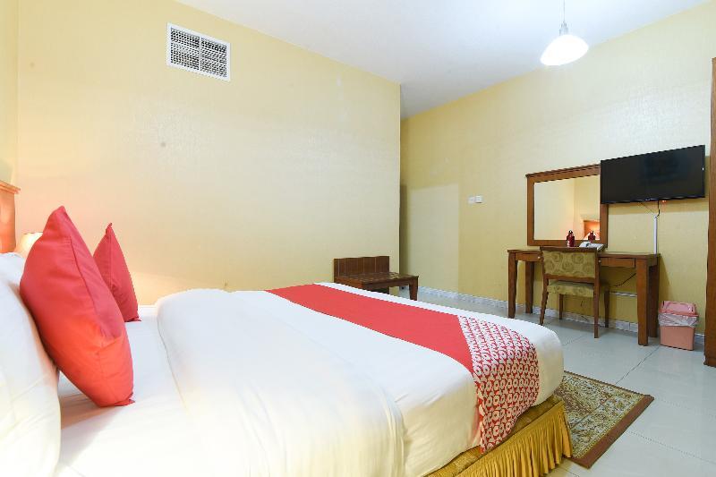 Oyo 274 California Suites Fuyaira Exterior foto