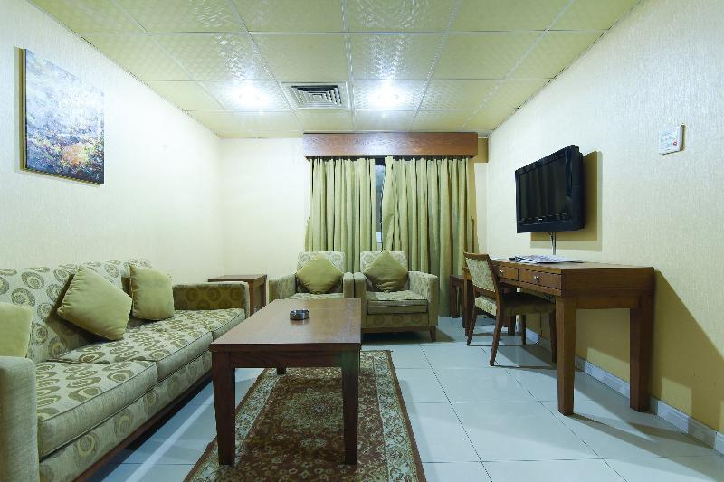 Oyo 274 California Suites Fuyaira Exterior foto