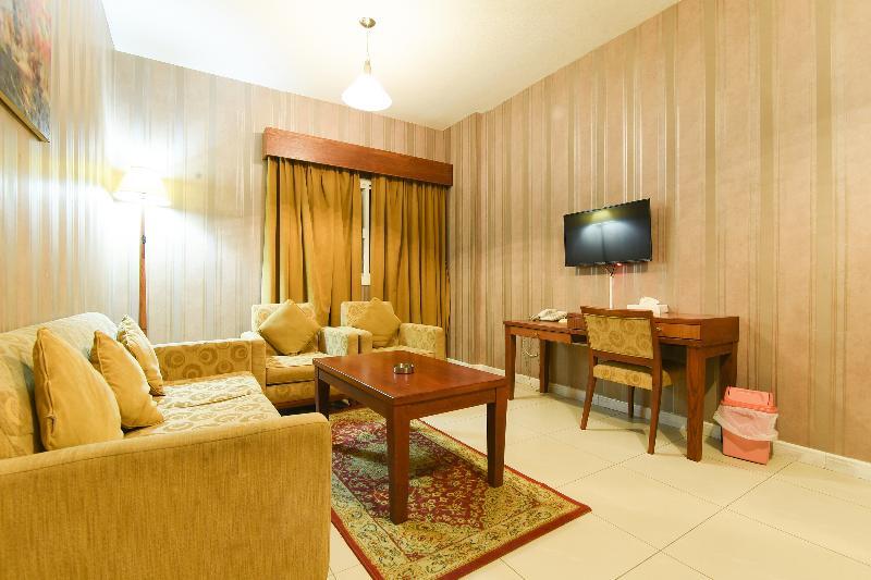 Oyo 274 California Suites Fuyaira Exterior foto