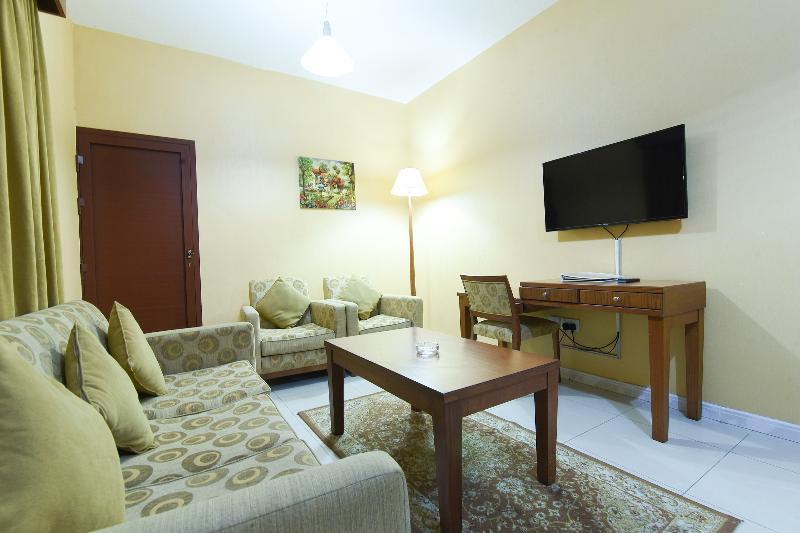 Oyo 274 California Suites Fuyaira Exterior foto