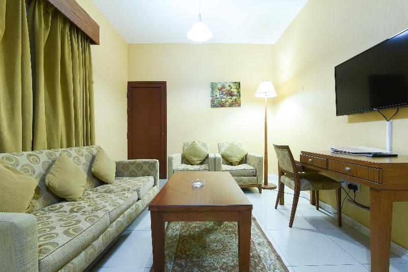 Oyo 274 California Suites Fuyaira Exterior foto